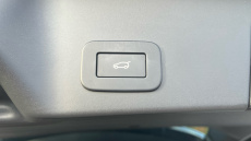 Land Rover Range Rover Evoque 2.0 D200 R-Dynamic SE 5dr Auto Diesel Hatchback